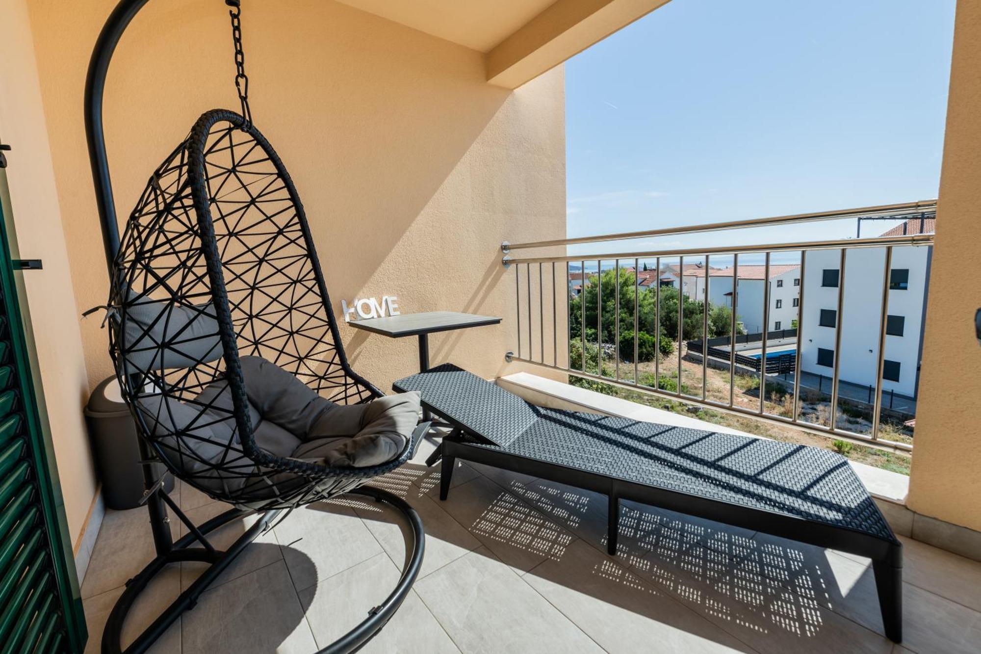 Sun Island Apartment Трогір Екстер'єр фото