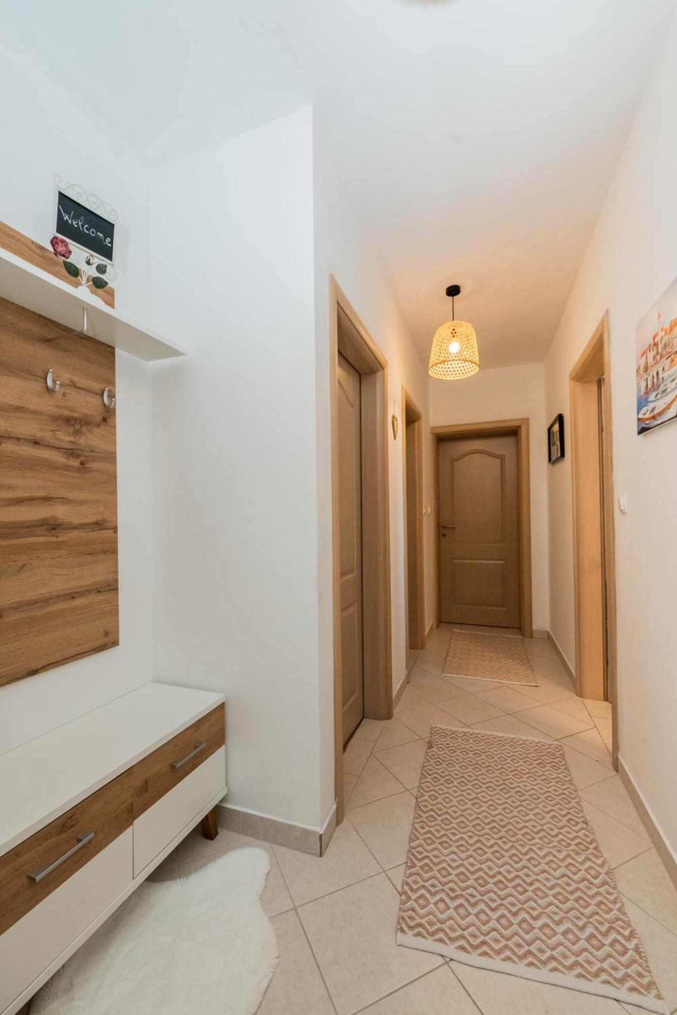 Sun Island Apartment Трогір Екстер'єр фото