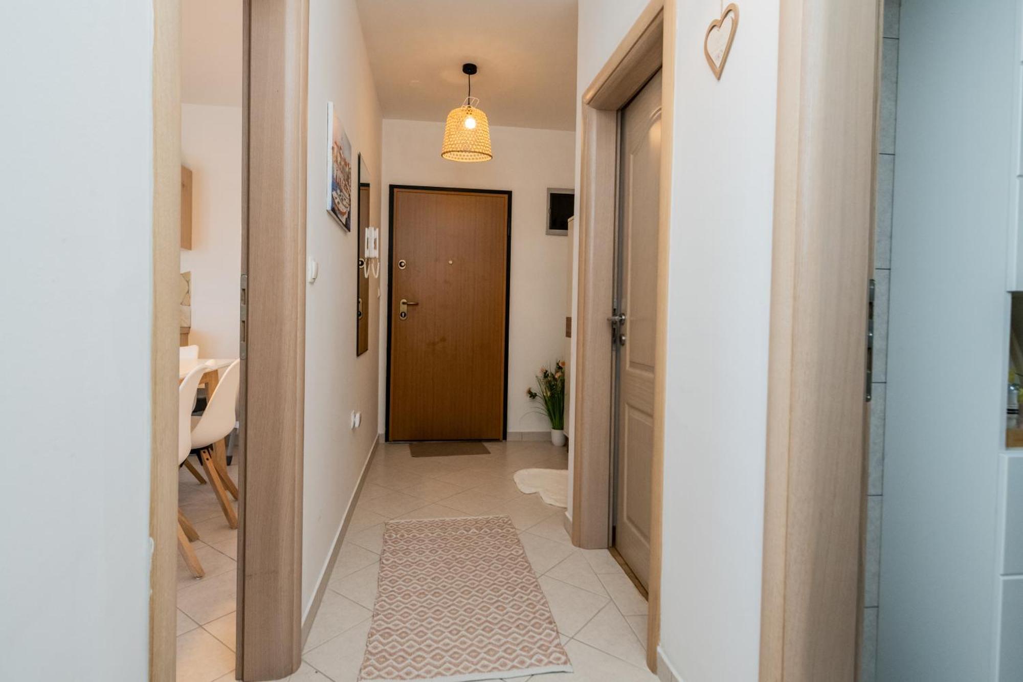 Sun Island Apartment Трогір Екстер'єр фото