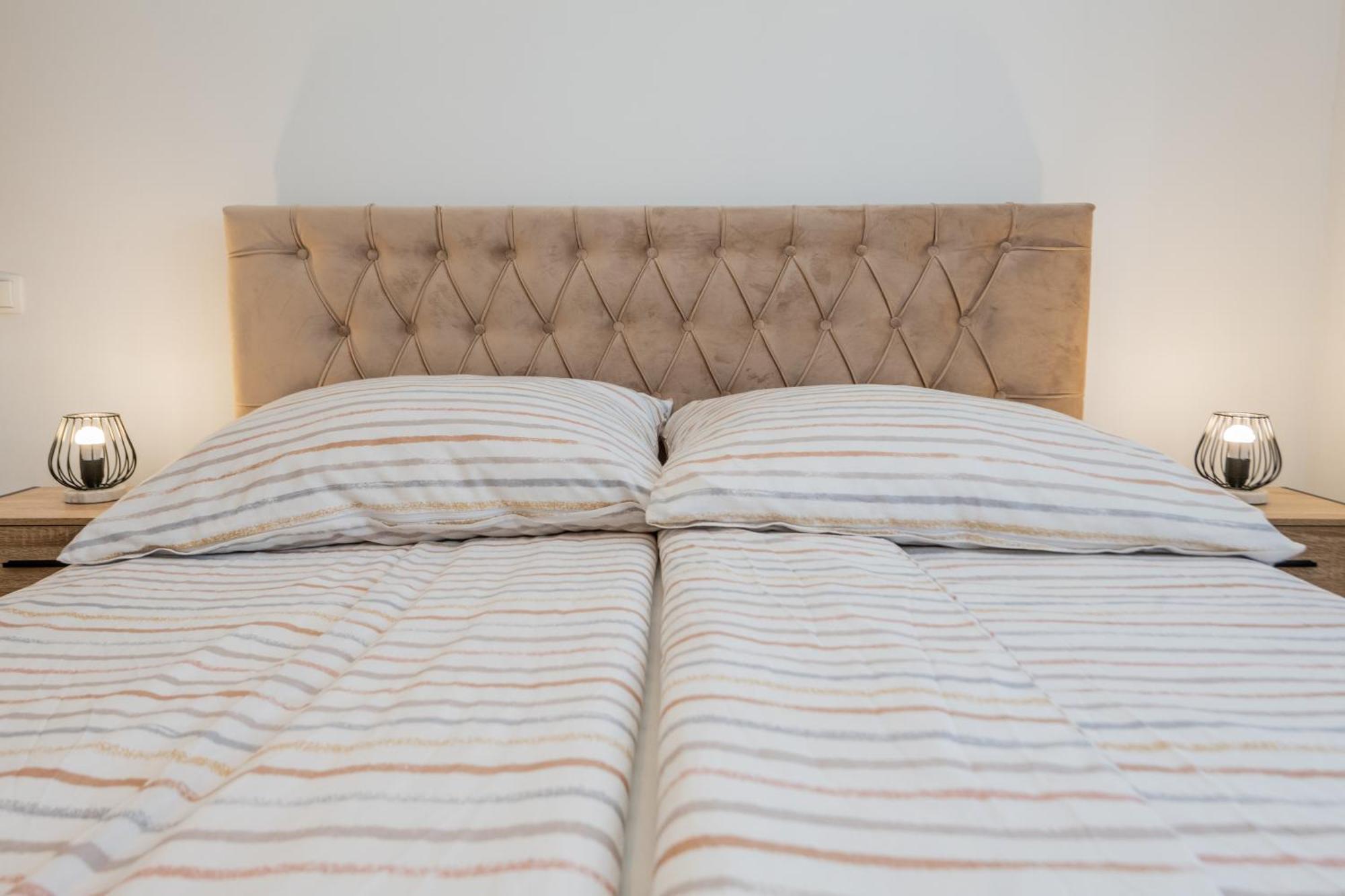 Sun Island Apartment Трогір Екстер'єр фото